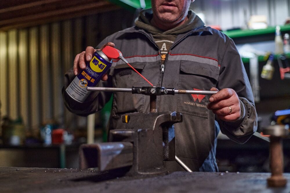 WD-40 Specialist Cutting Oil 3